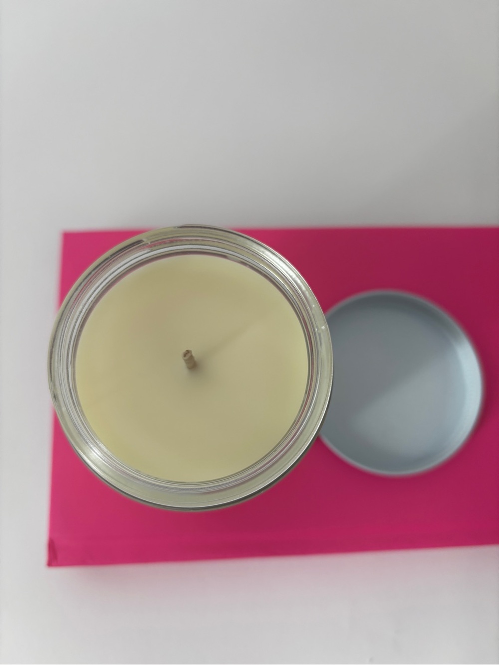 No Words... Just Hugs Candle - Vanilla - Picture 2 of 3